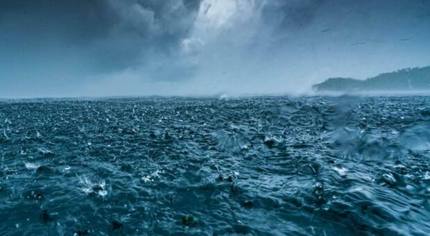oceano atlantico mostra i primi segni di collasso, scatta l'allarme innalzamento. gli scienziati: cambiamento climatico tra possibili cause