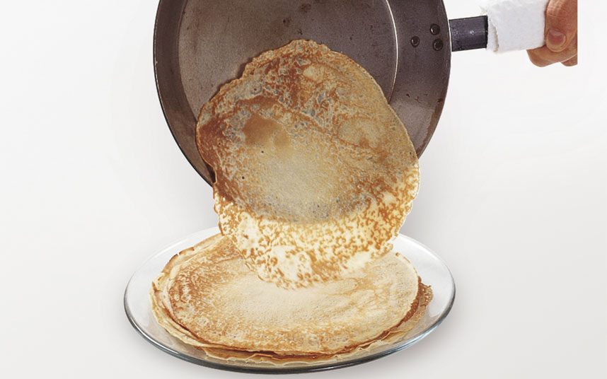 Mary Berry S Easy Pancake Recipe For Shrove Tuesday 2024   BB1iaD1y.img