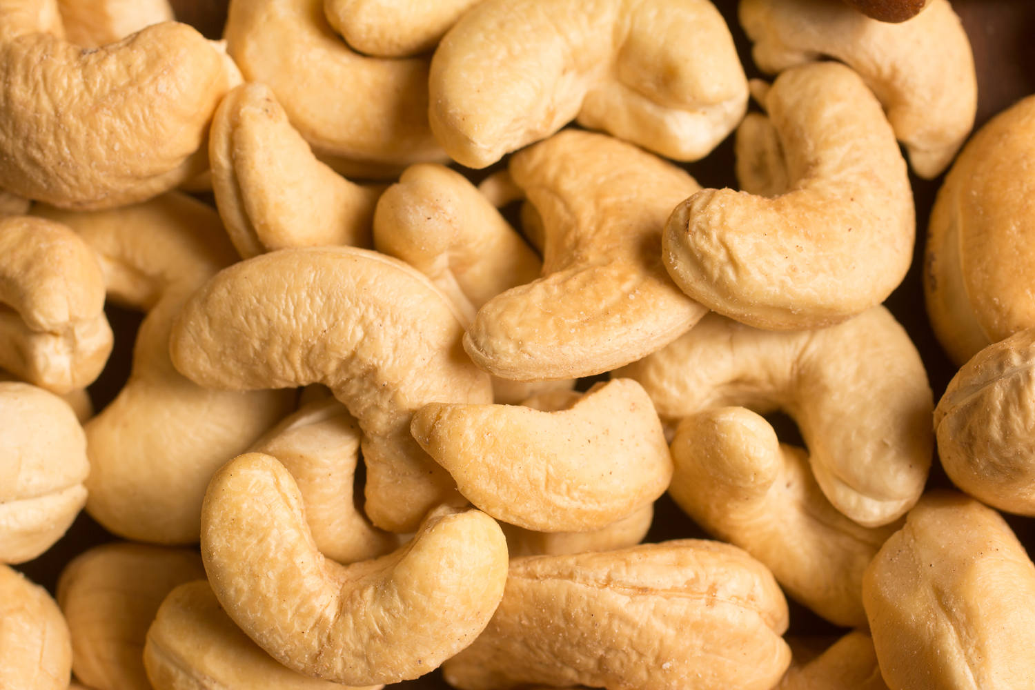 these are 6 healthiest types of nuts, according to a dietitian
