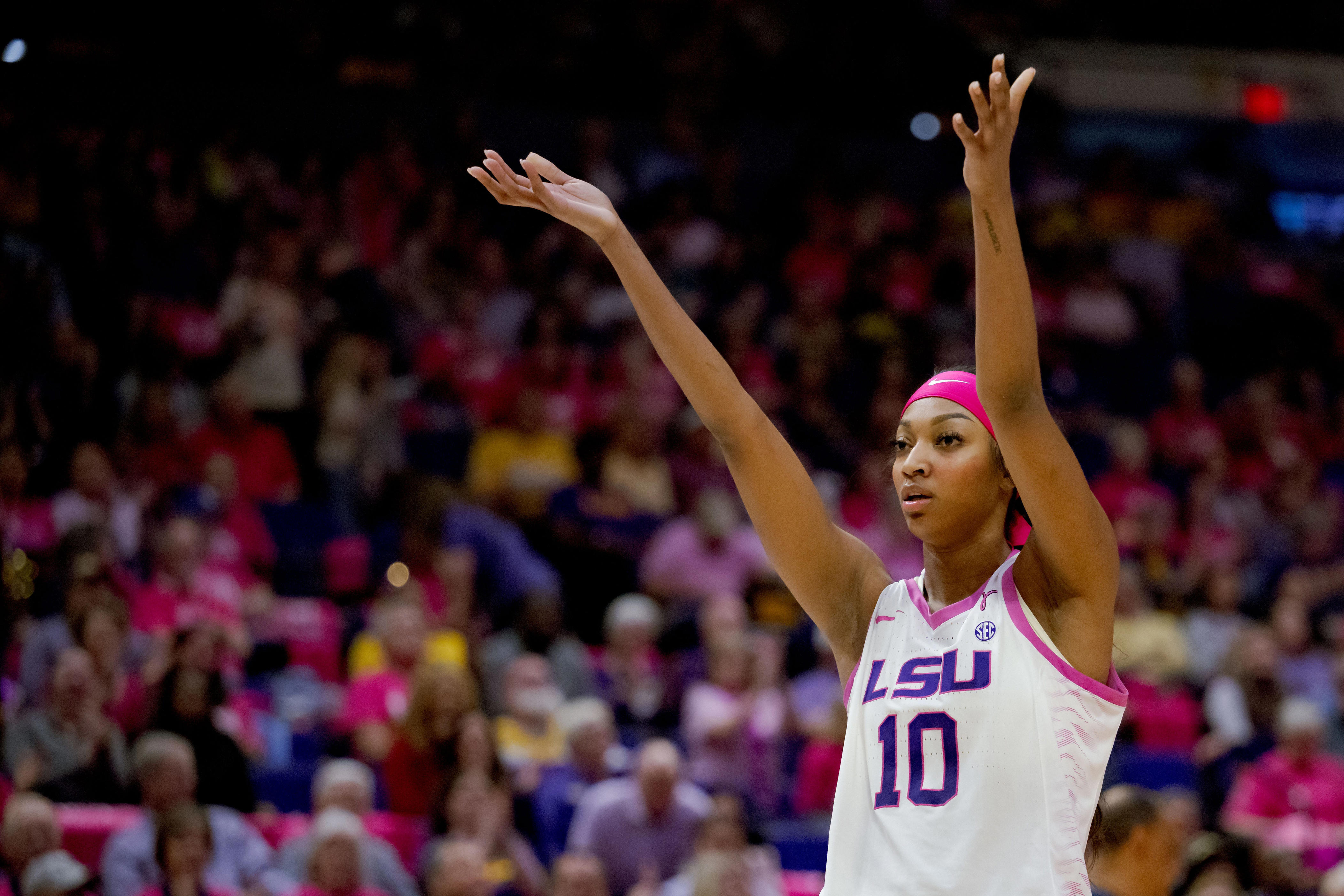 LSU Women's Basketball Holding Steady At No. 13 In Latest AP Top 25