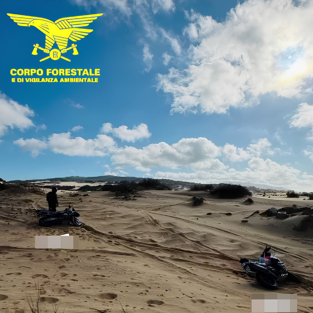 in moto sulle dune di una spiaggia in sardegna, sanzionati due turisti tedeschi