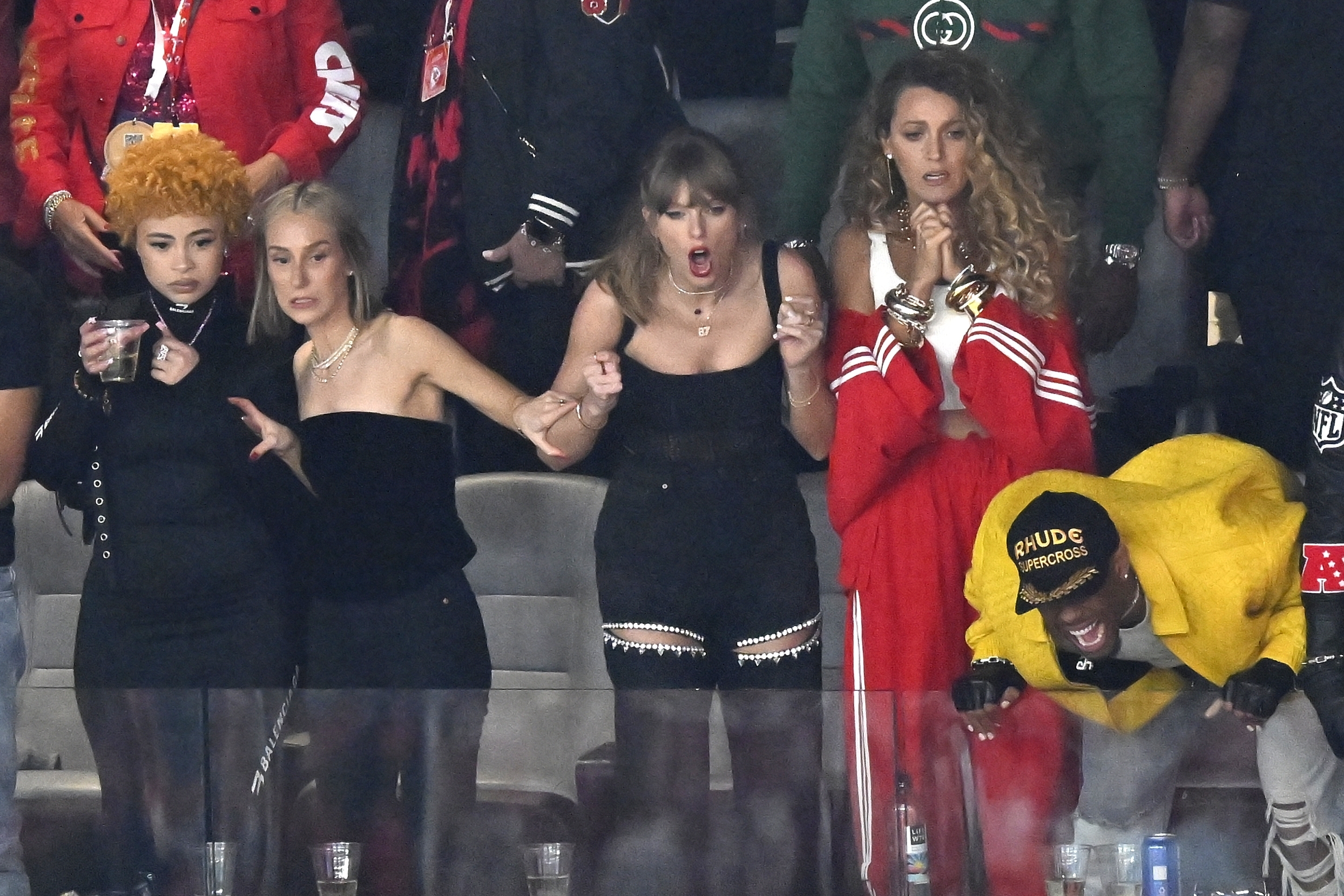 Taylor Swift Finally Scored A Fashion Touchdown With Her Super Bowl ...