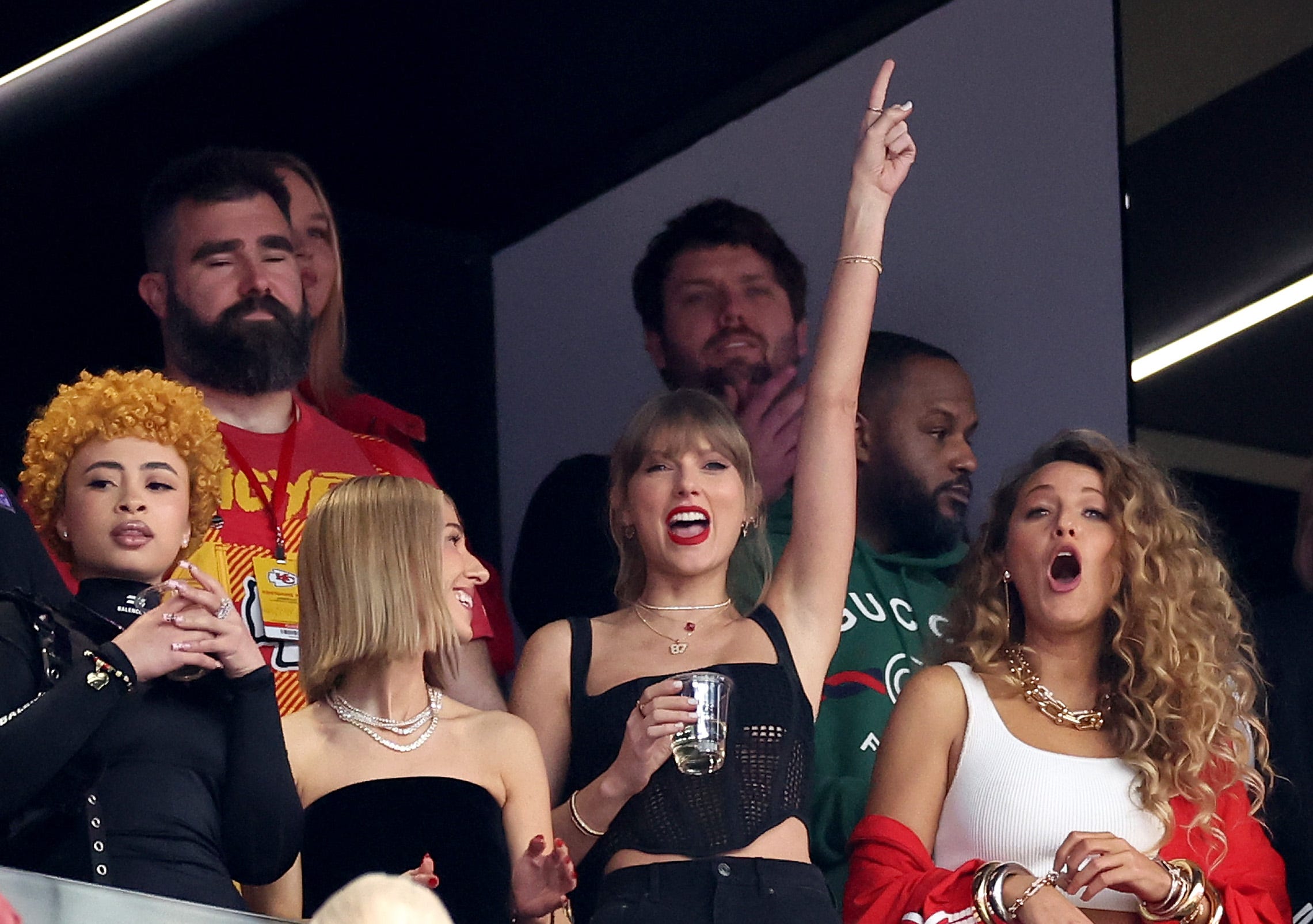 taylor swift's 53 seconds of airtime during the super bowl is worth about $12.4 million