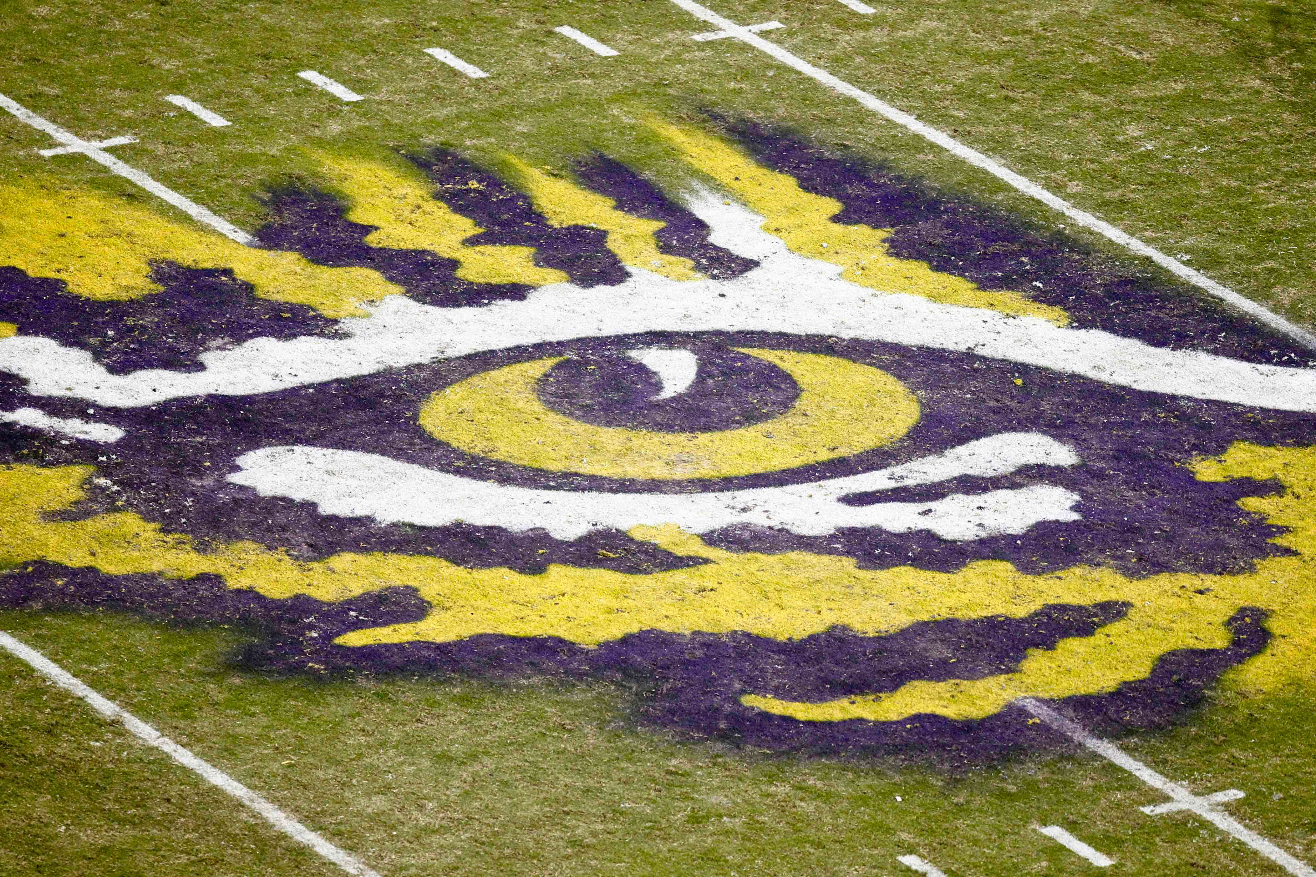report: lsu staff leaving to become analyst at notre dame