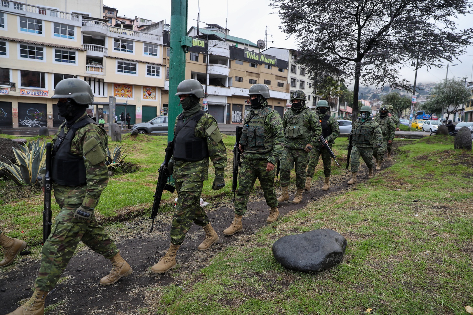 más de 7.500 detenidos, 241 por terrorismo, durante el estado de excepción en ecuador