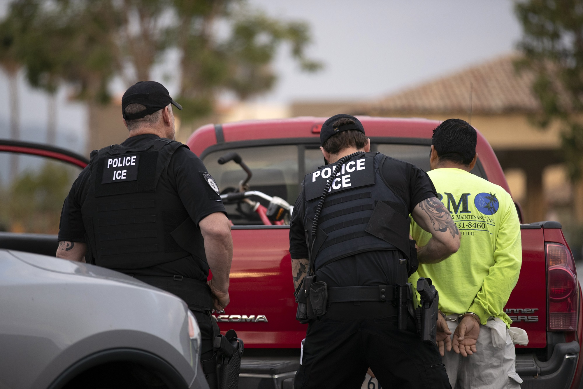 plan de deportaciones de trump incluiría a varias agencias, además de ice: el fbi, la dea y la guardia nacional