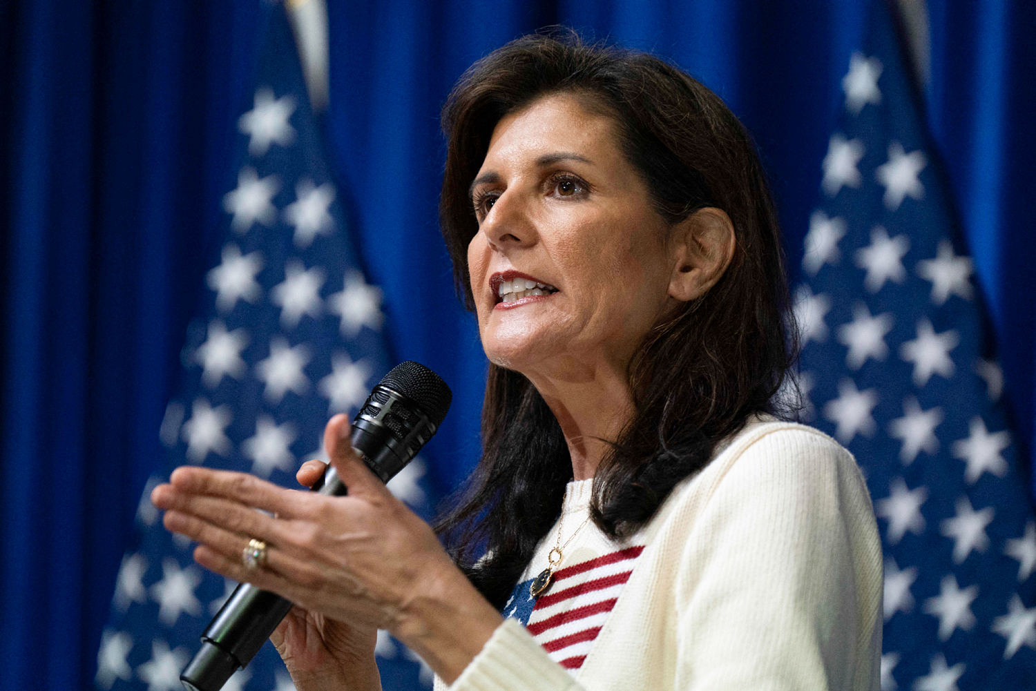 nikki haley says trump is 'not qualified' to be president because of his 'disrespect for the military'