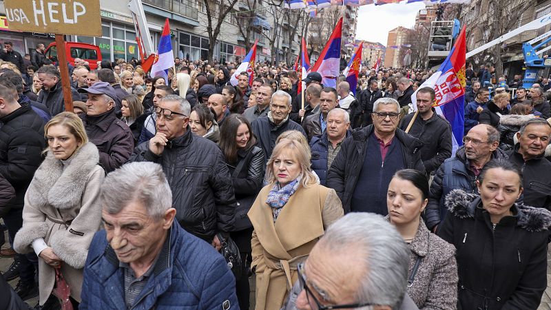 Thousands Of Serbs Protest In Kosovo Over Currency Ban