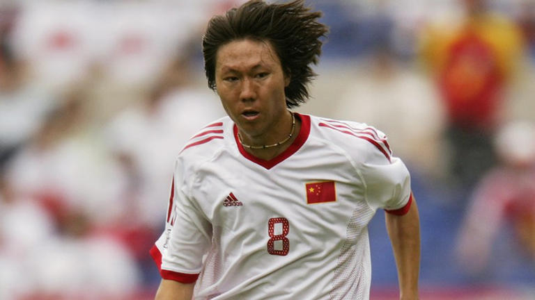 官方稱，李鐵通過賄賂成為中國男足國家隊主教練。