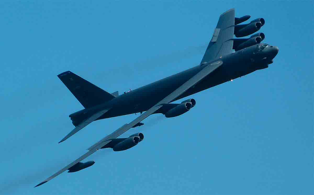 amerikaanse luchtmacht bereidt zich voor op het vliegen met eeuwenoude bommenwerpers
