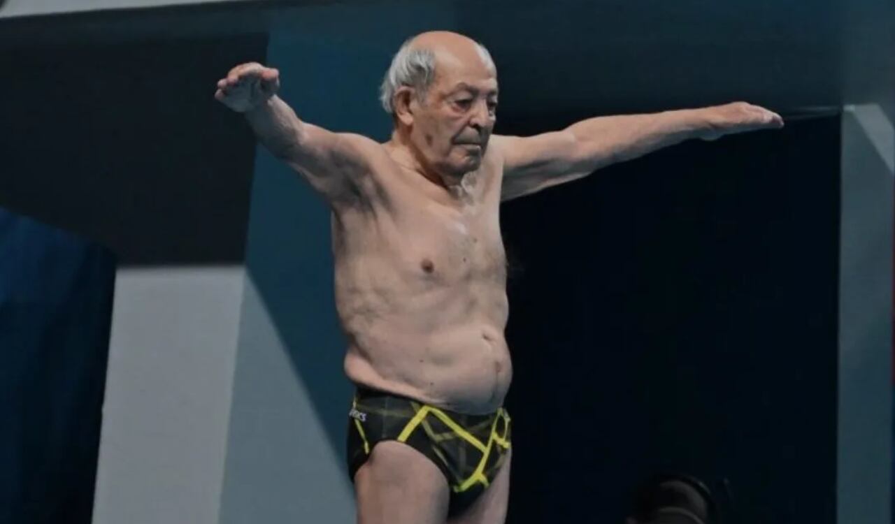 taghi ascari, clavadista de 100 años, logró medalla de oro en el mundial de natación 2024