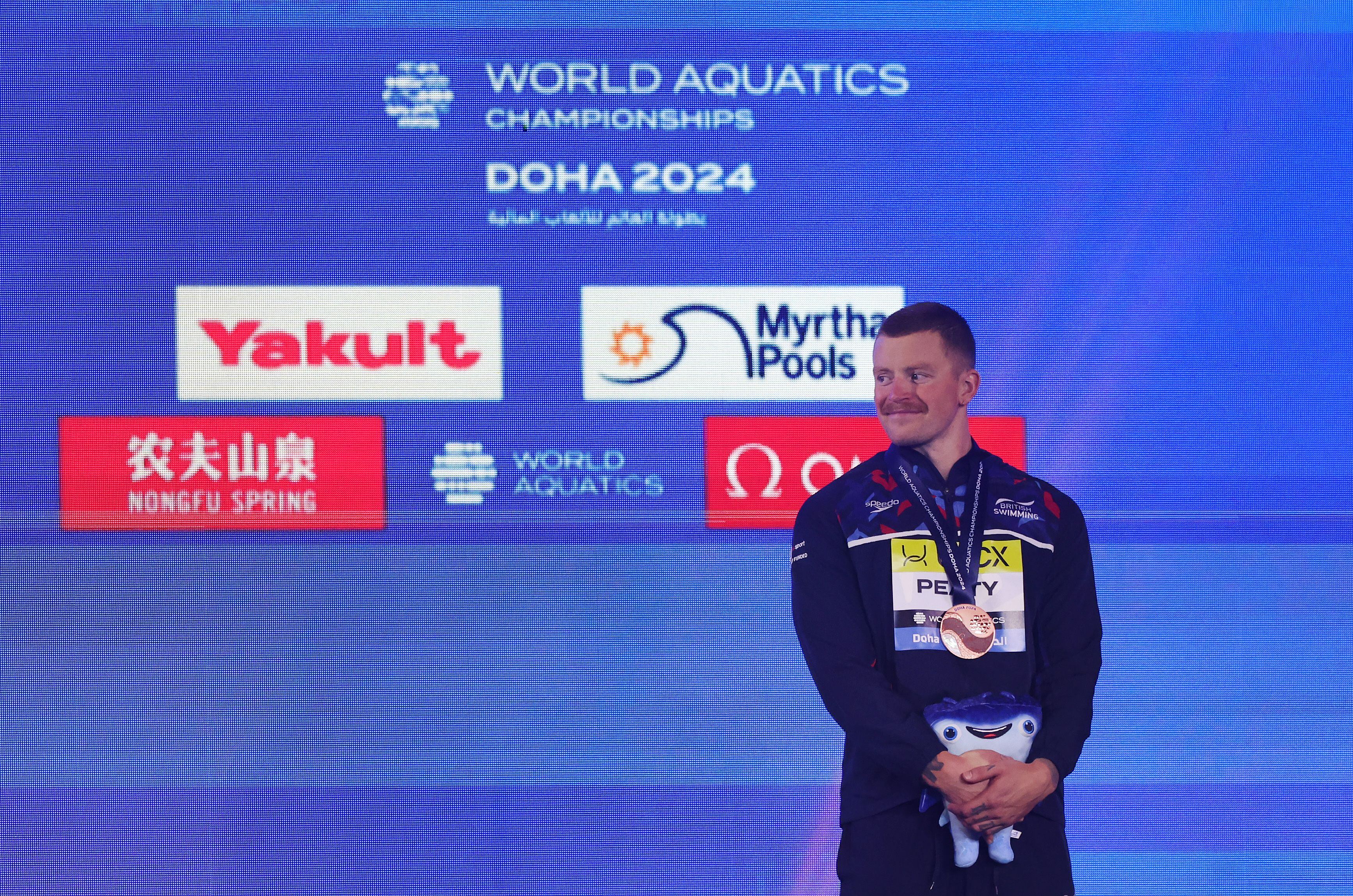 taghi ascari, clavadista de 100 años, logró medalla de oro en el mundial de natación 2024