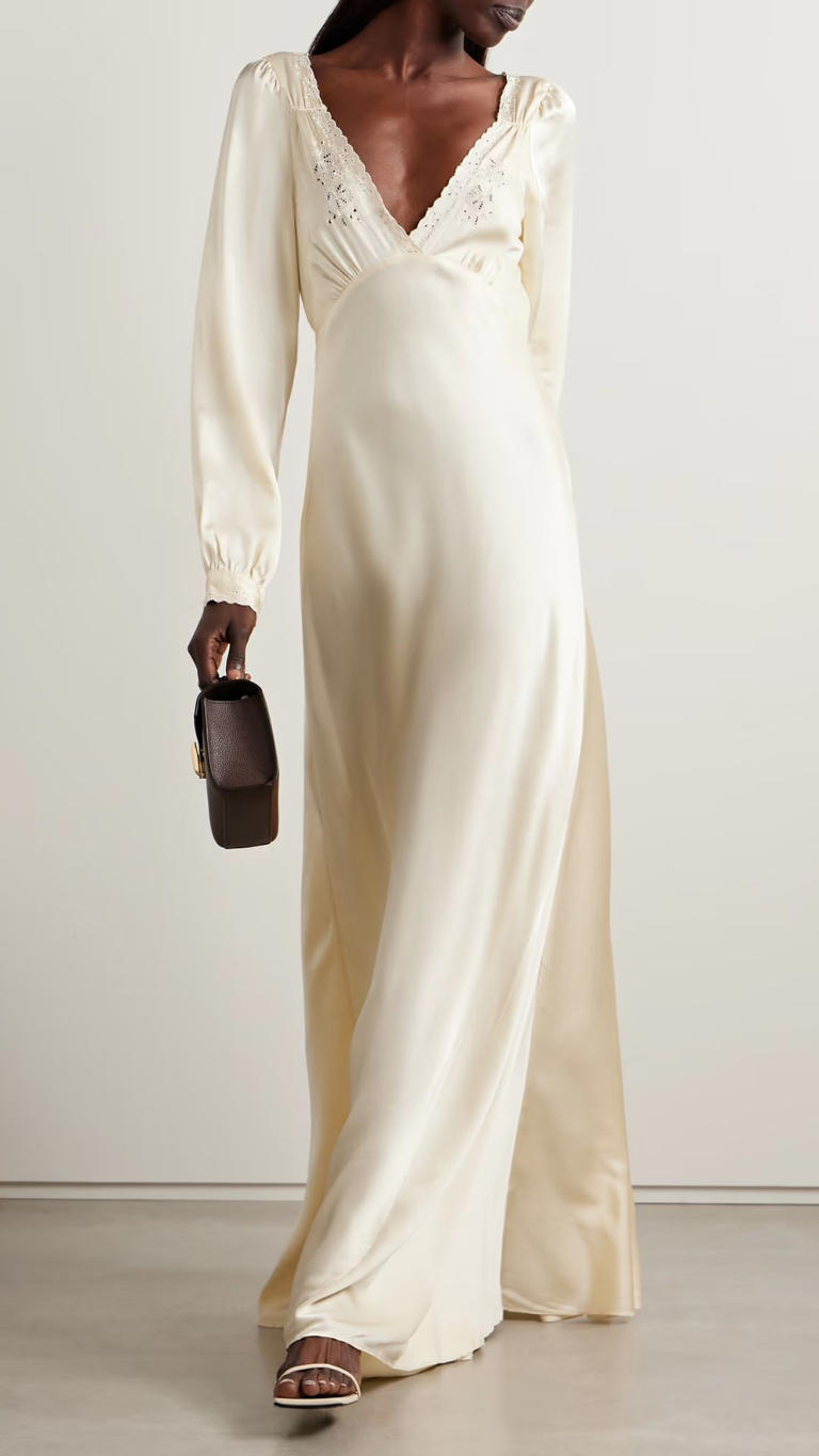 forget-tradition-white-bridesmaid-dresses-are-the-chic-choice-for-your-bridal-party