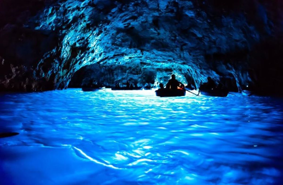 η μυστηριώδης θαλάσσια σπηλιά που χρησιμοποιούσε ρωμαίος αυτοκράτορας ως ιδιωτική πισίνα – οι αρχαιολόγοι ανακάλυψαν εκεί κάτι που δεν περίμεναν