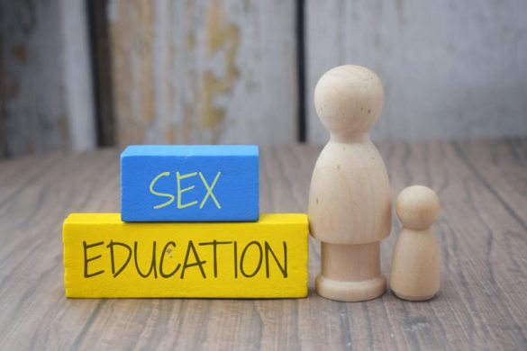 県内エリート男子高で“性教育”の名の下セクハラにあった図書館司書46歳女性、教職員カーストで圧された声とは