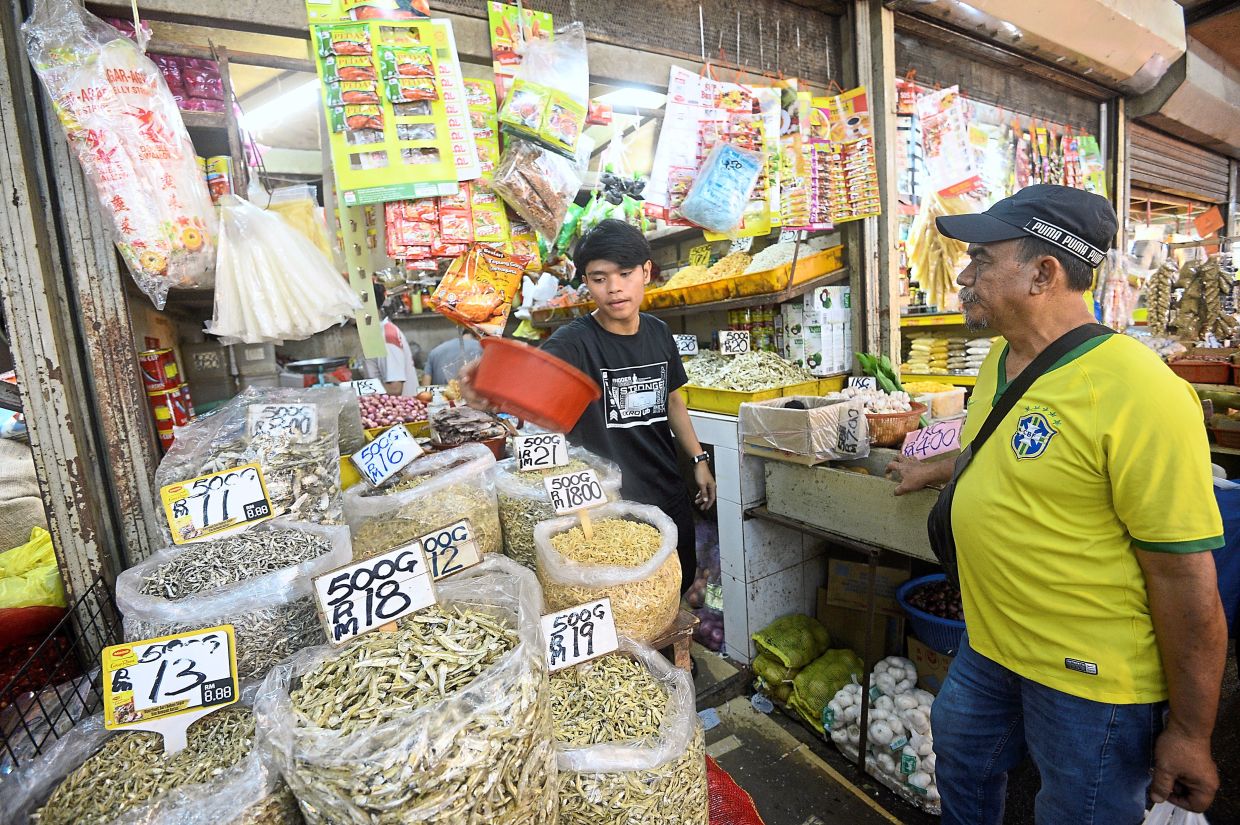 chow kit market traders shocked by huge fee hike