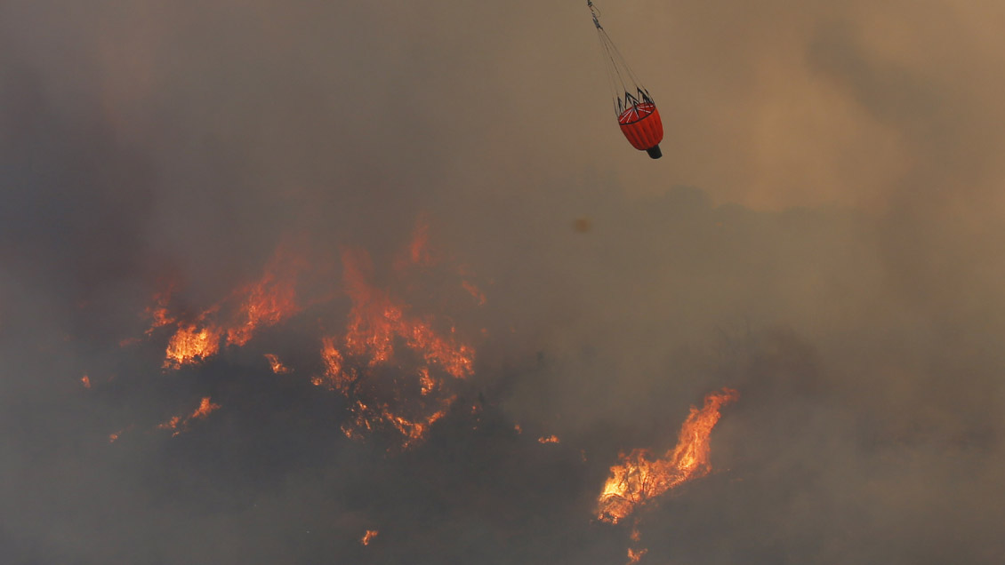 incendios mantienen con alerta roja a cinco comunas de la araucanía