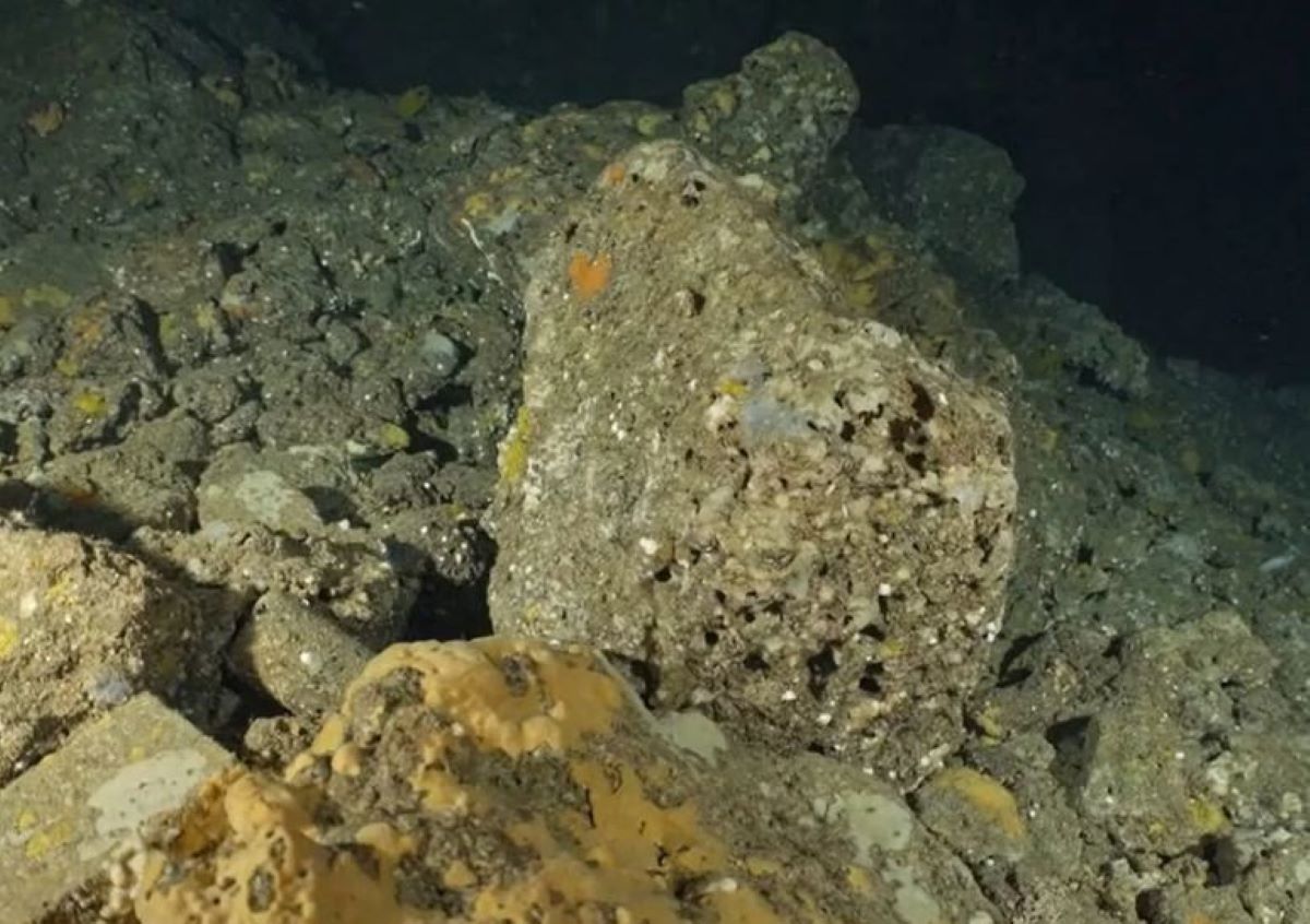 η μυστηριώδης θαλάσσια σπηλιά που χρησιμοποιούσε ρωμαίος αυτοκράτορας ως ιδιωτική πισίνα – οι αρχαιολόγοι ανακάλυψαν εκεί κάτι που δεν περίμεναν