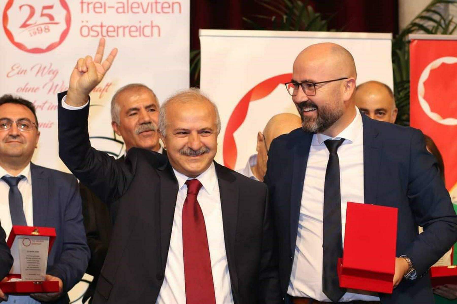festnahme und befragung in istanbul: österreichischer präsident der aleviten darf nicht ausreisen