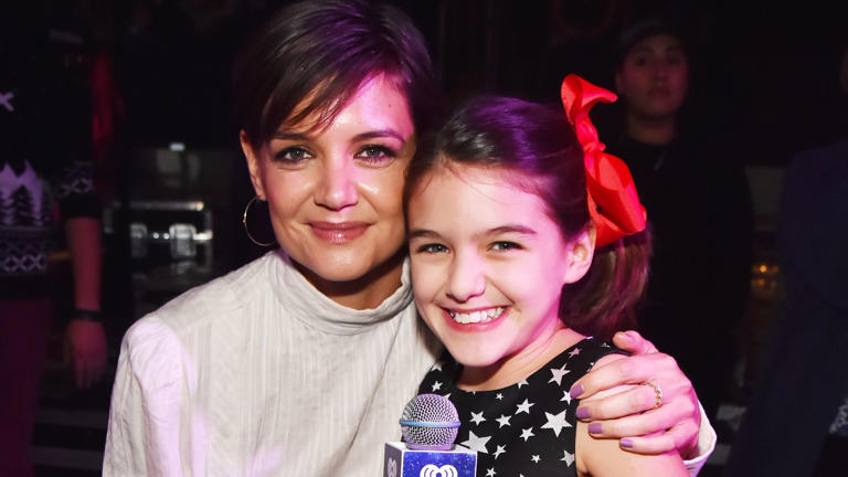 NEW YORK, NY - DECEMBER 08: Katie Holmes and Suri Cruise attend the Z100's Jingle Ball 2017 on December 8, 2017 in New York City. (Photo by Kevin Mazur/Getty Images)
