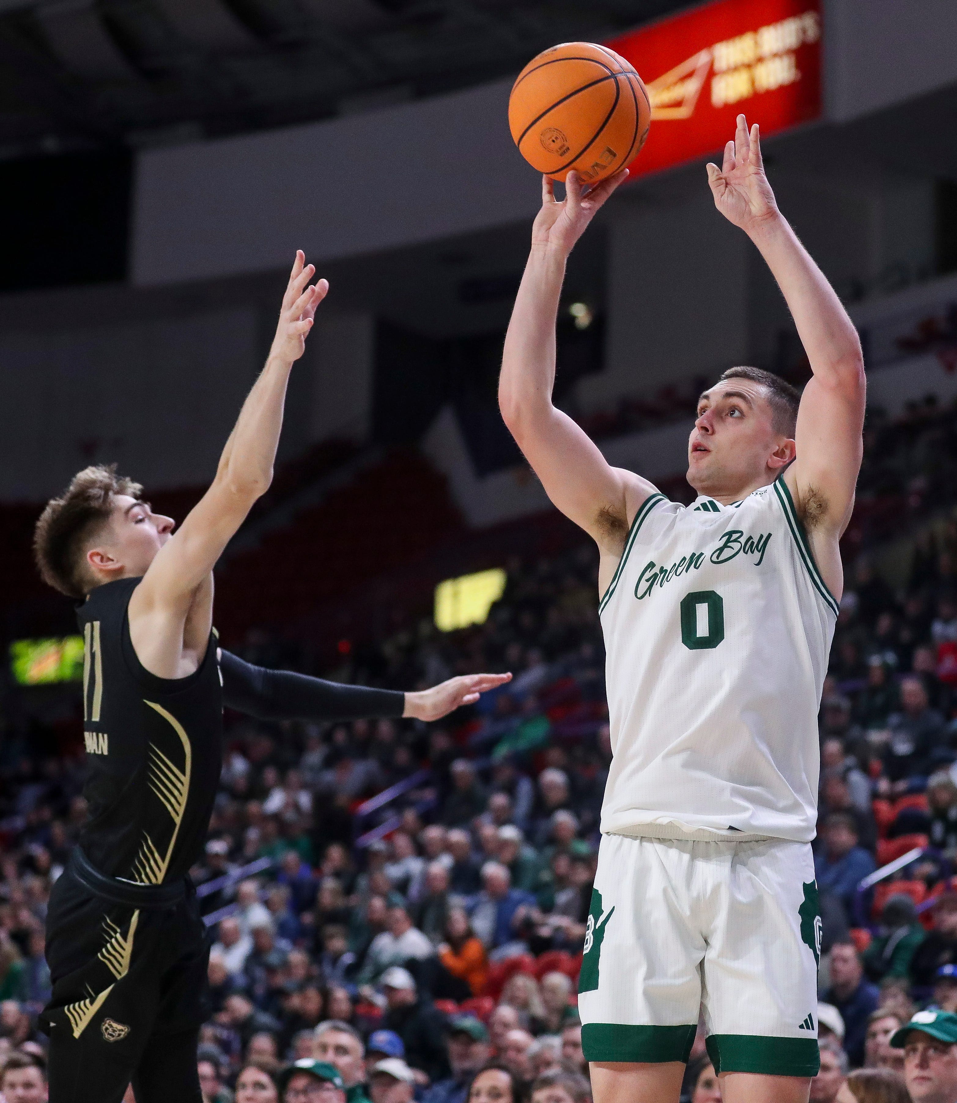 Whether At The Resch Center Or Kress Center, UWGB Men's Basketball Has ...