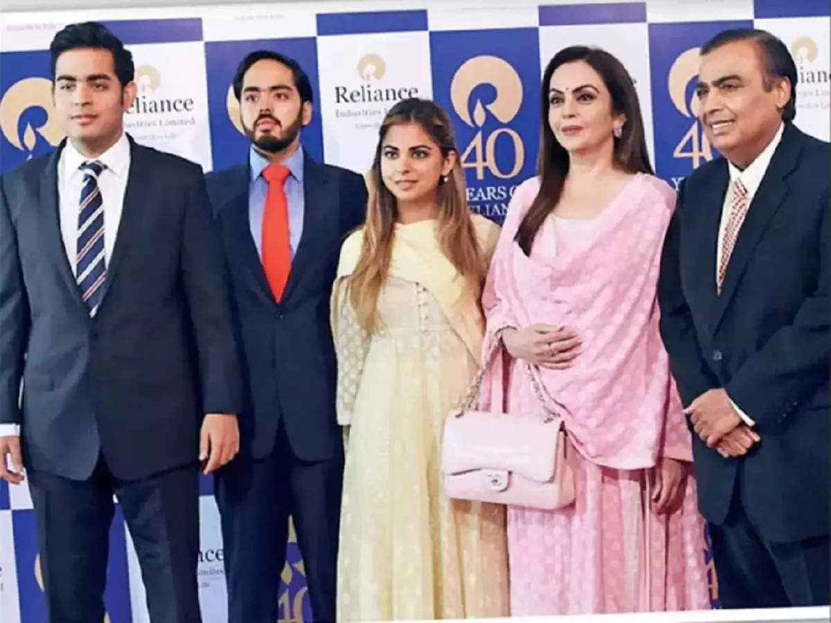 Mukesh Ambani Once Scolded His Son Akash Ambani For THIS Reason And It   BB1icMeF.img