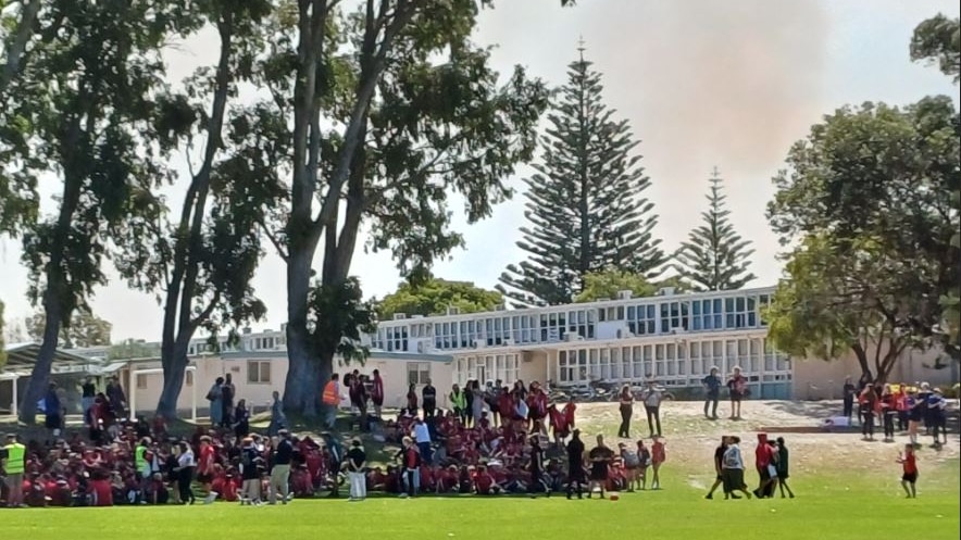 esperance bushfire danger eases as firefighters work to contain blaze near homes, school