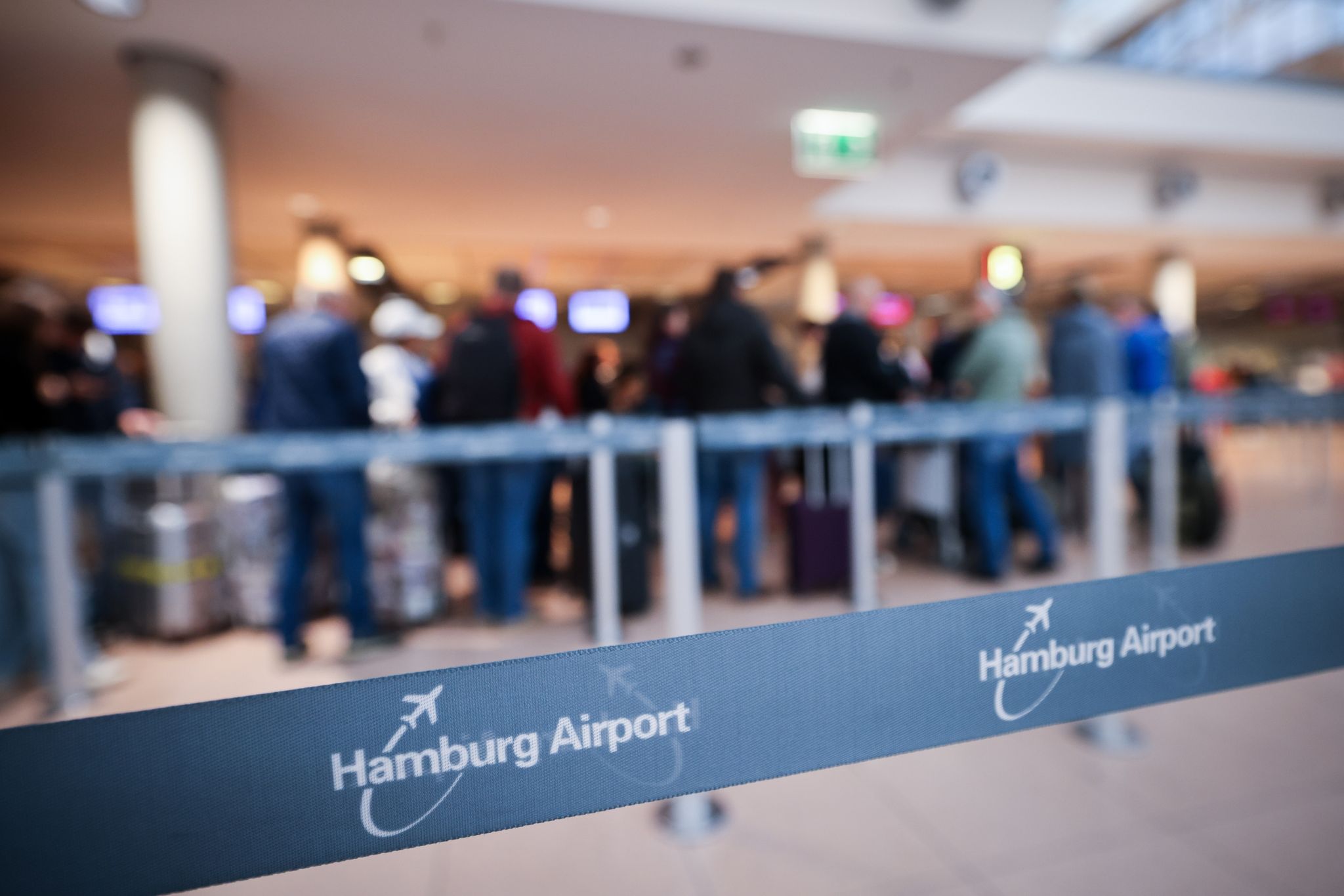 Per Haftbefehl Gesucht: Festnahme Am Hamburger Flughafen