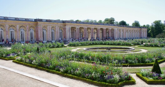<a>Versailles is just as worthy of a visit for the gardens as it is for the château.</a>