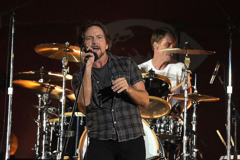 pearl jam announces 2024 global tour