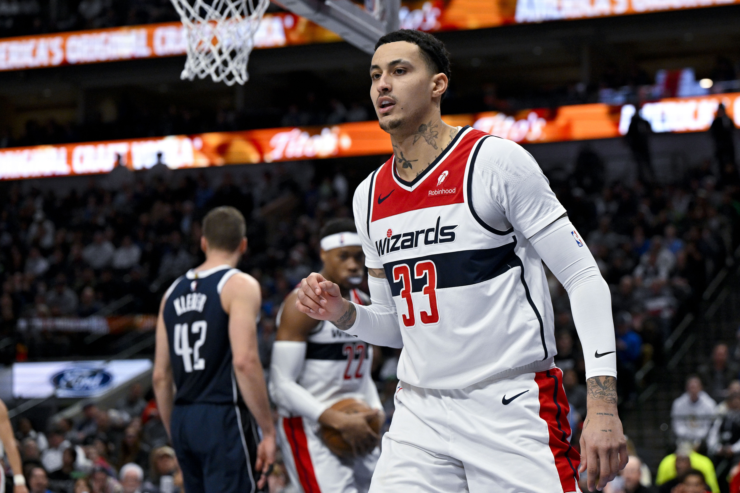 kyle kuzma chose to stay with wizards over trade to western contender