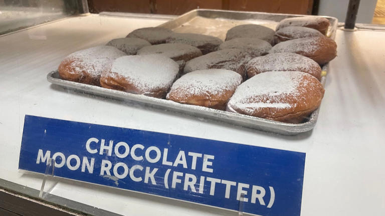 Donna's Donuts in Flint Twp. only selling Paczki in celebration of Fat ...