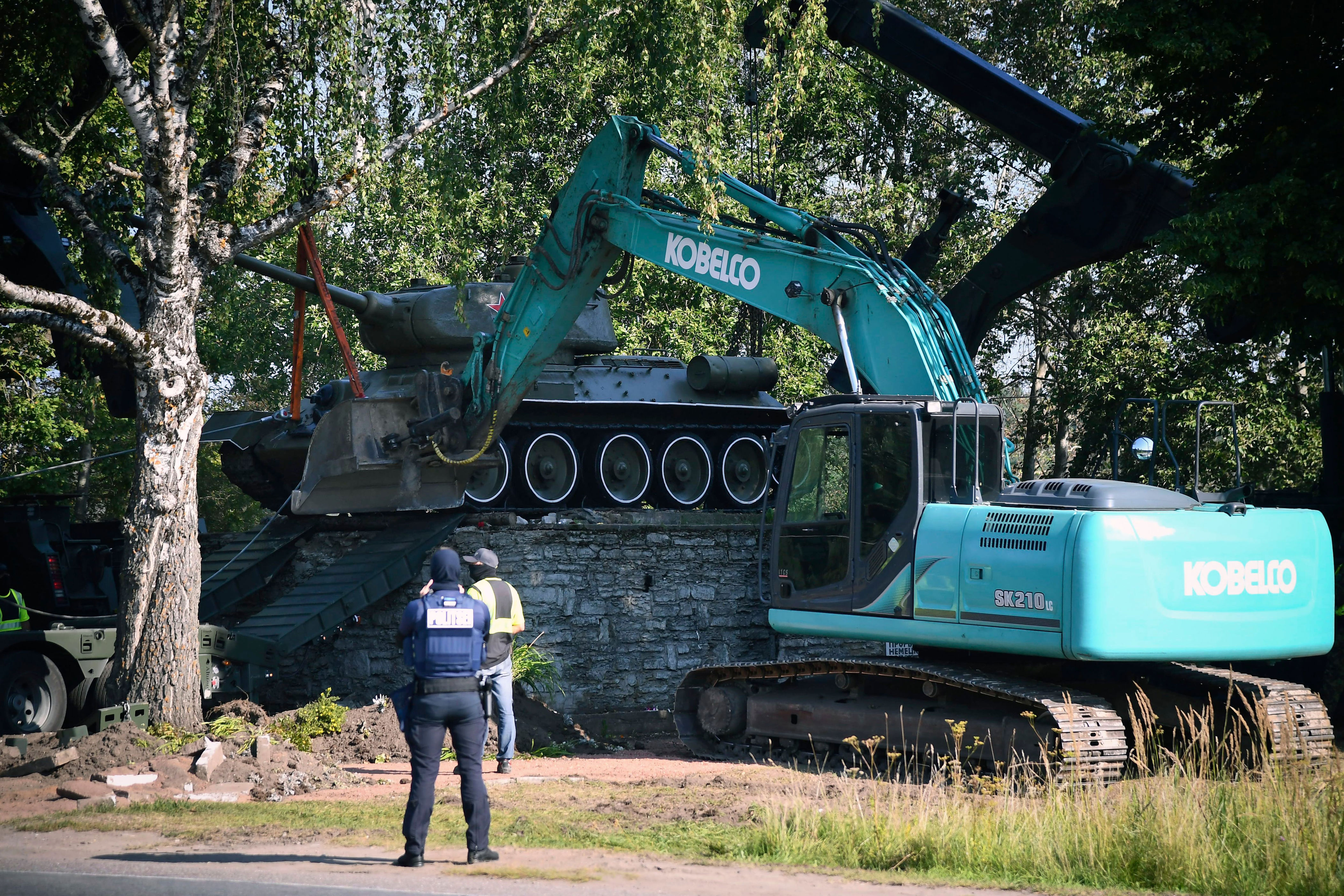 rusia incluye a primera ministra de estonia en lista de buscados por destruir monumentos soviéticos