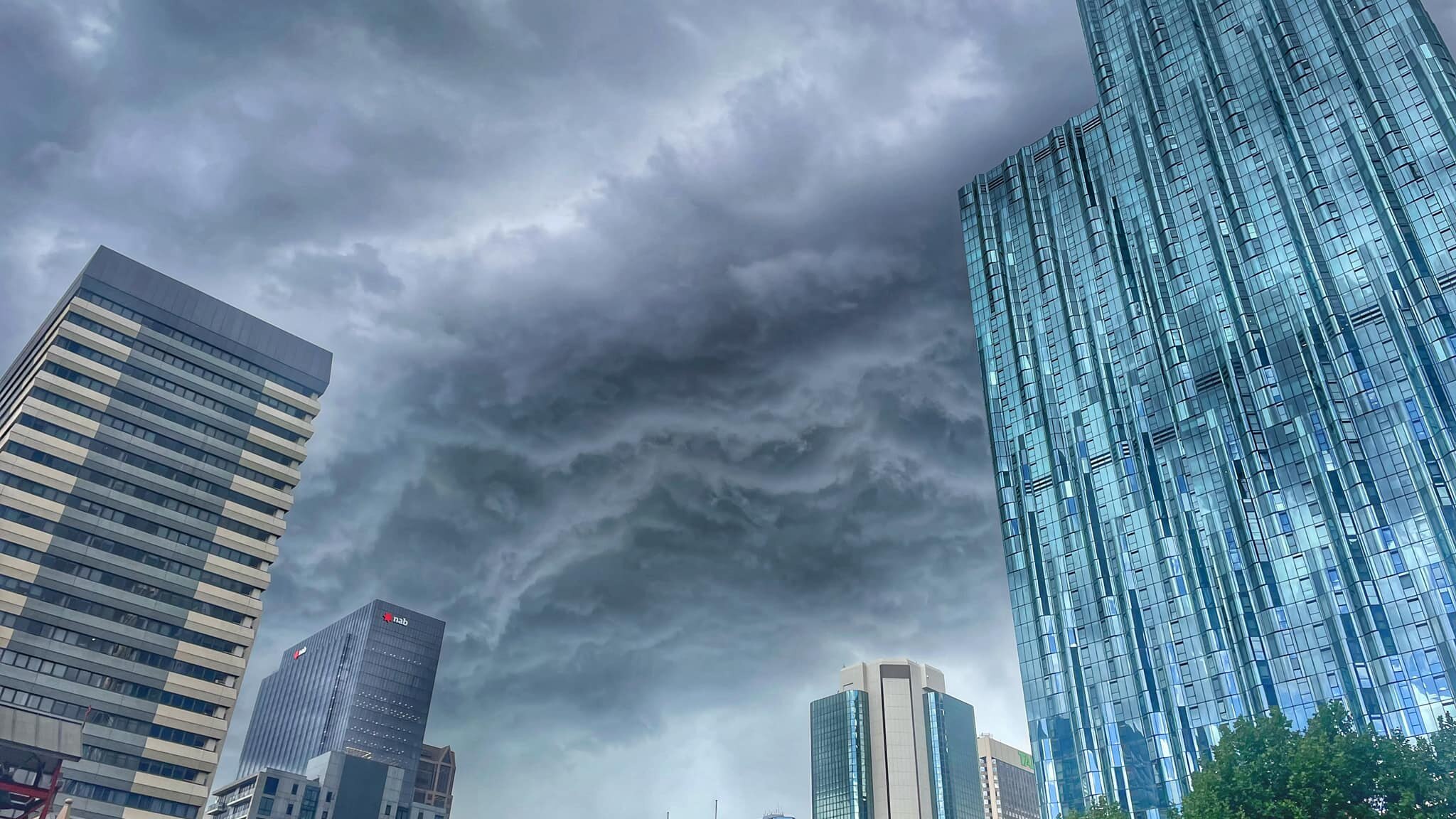 heatwaves, thunderstorms, and a possible cyclone — another week of extreme weather unfolding