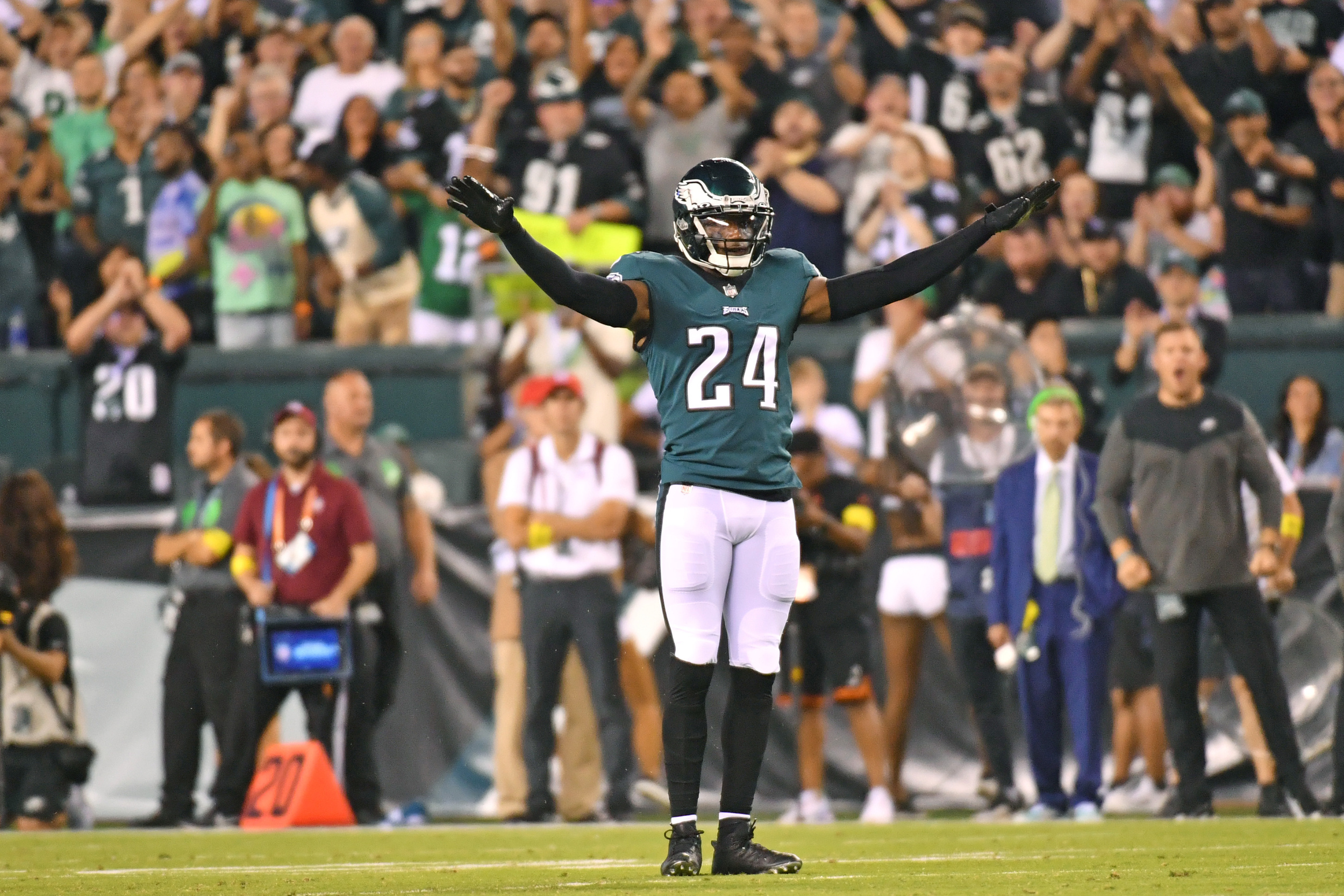 why the eagles should not cut their struggling ex-all-pro cornerback