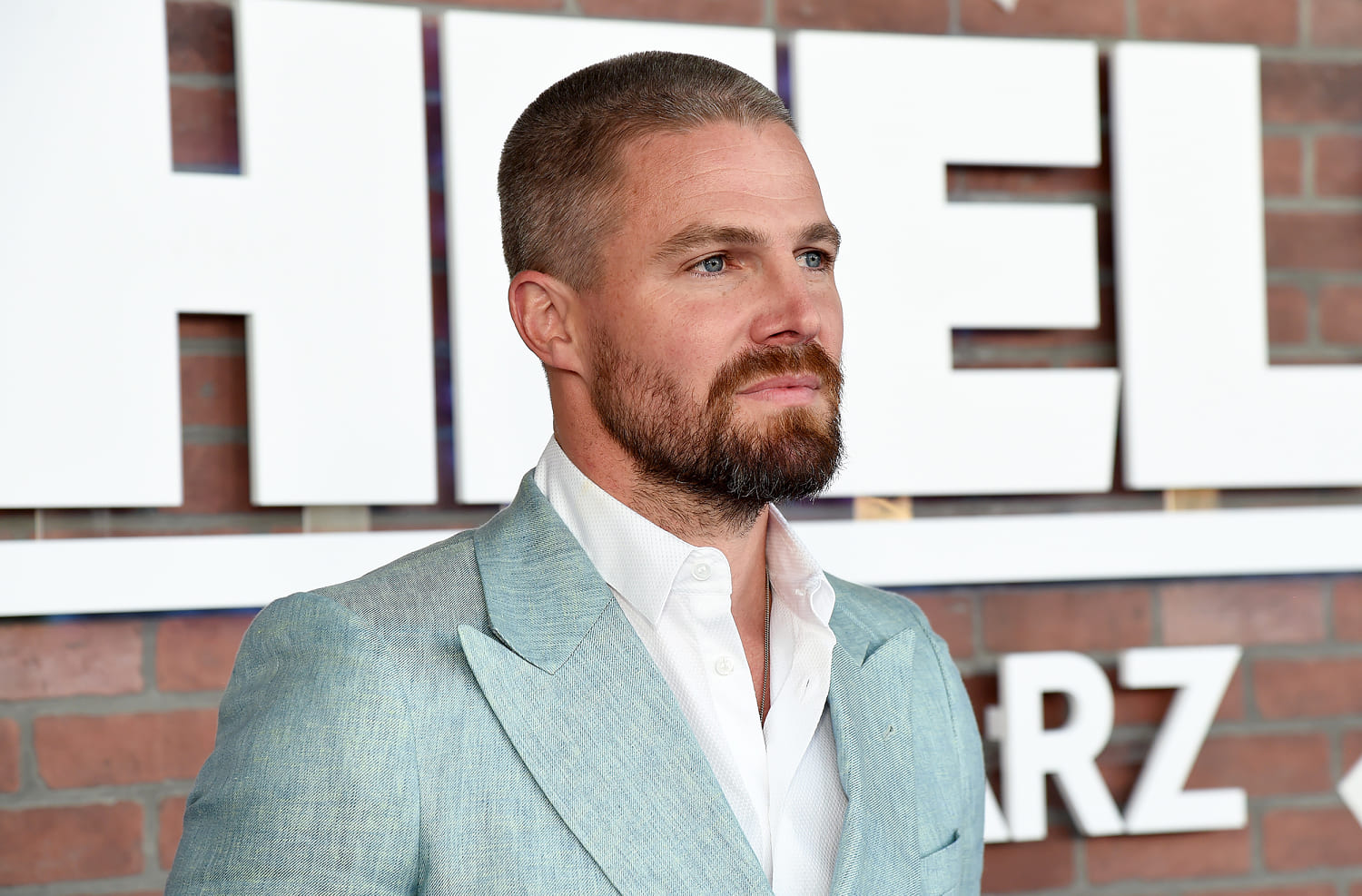 Stephen Amell, Former 'Arrow' Star, Has Been Cast In ‘Suits’ Spinoff ...