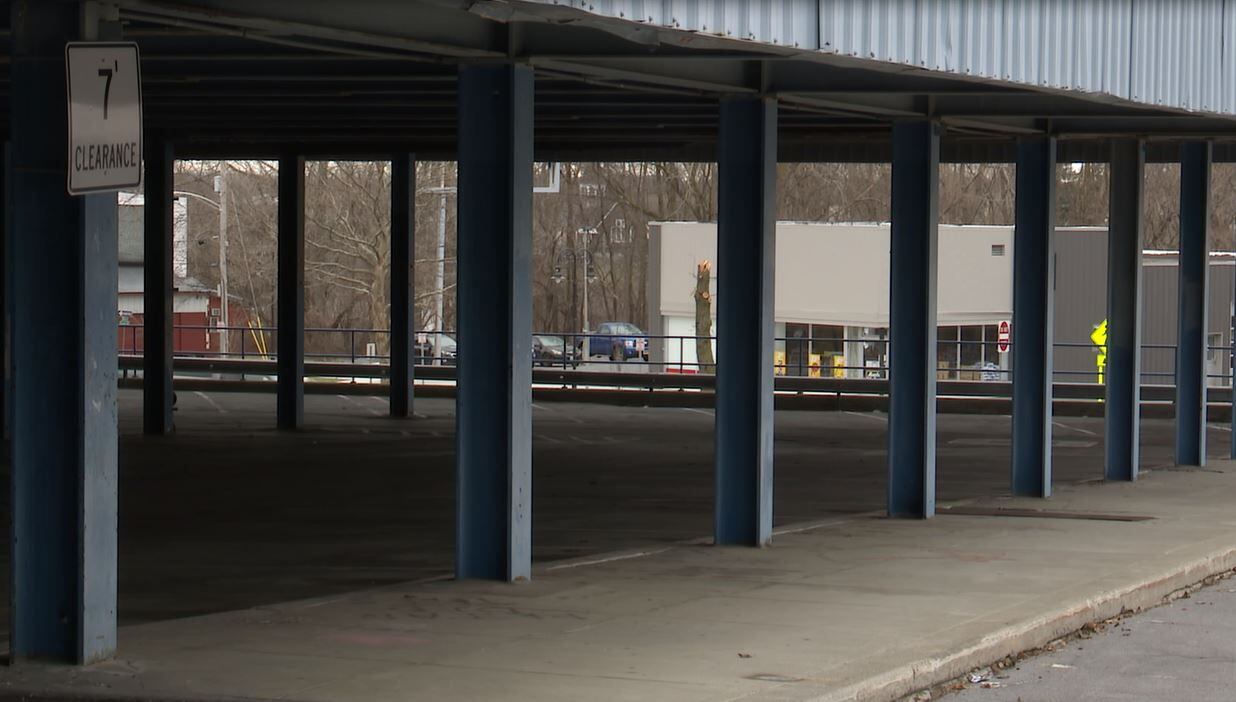 City Council Members Weigh Repairs To Parking Garage   BB1ieI0Y.img