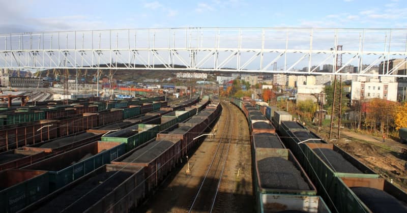 russia parks 2,100 freight train cars on ukraine border in defensive tactic