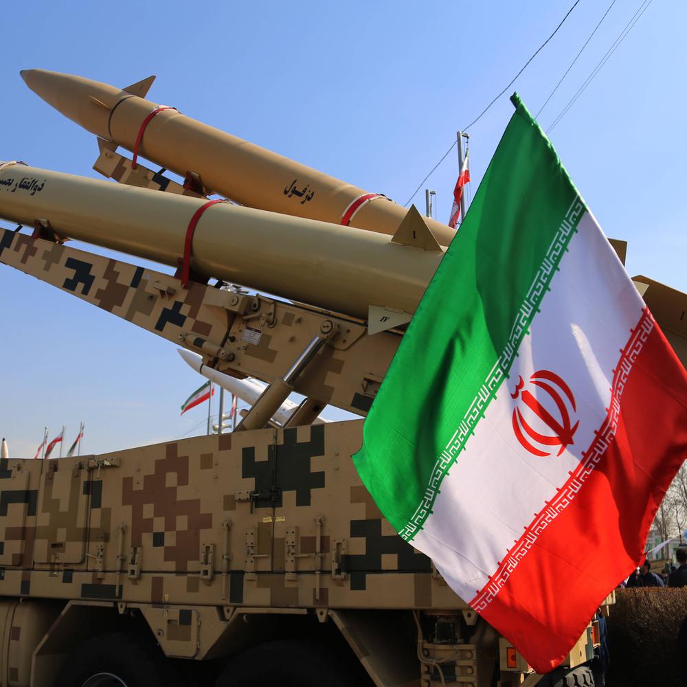 militärische machtdemonstration: iran feuert erstmals ballistische langstreckenraketen von einem kriegsschiff aus ab