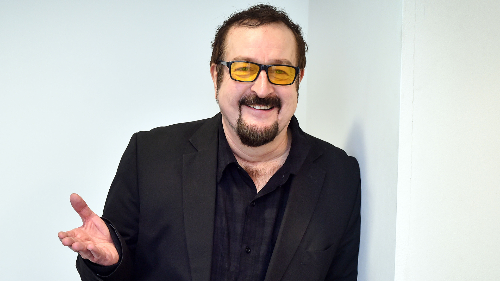 steve wright dies: bbc radio presenter & former ‘top of the pops' host was 69
