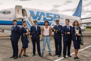'el secuestro del vuelo 375': ¿qué fue real y qué no de la película?