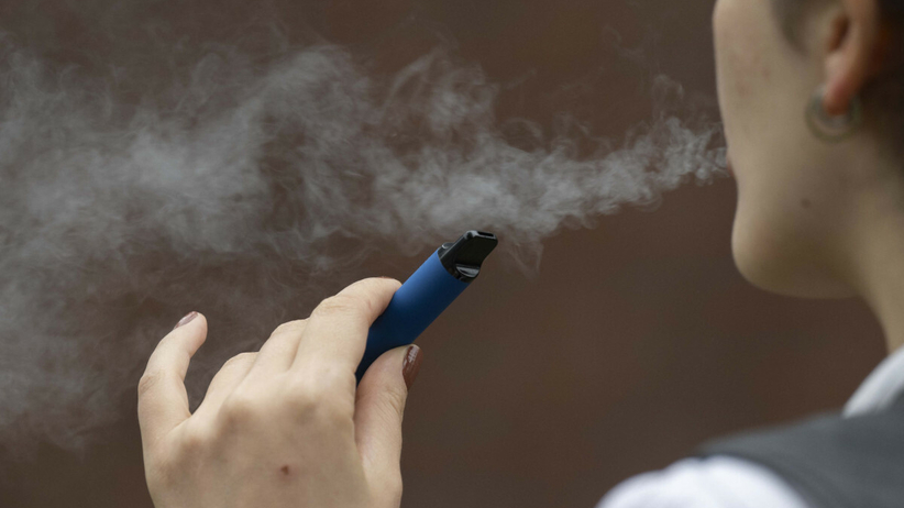 e-papierosy zostaną całkowicie wycofane? rząd chce podjąć radykalne działania