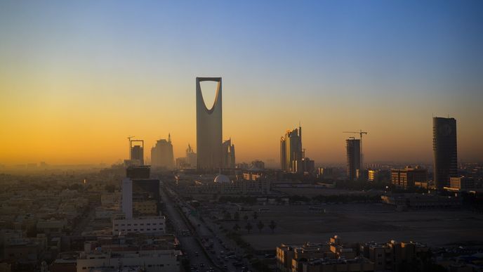 saúdská arábie odvážně investuje do elektromobility. místo ropné expanze sází na lithium