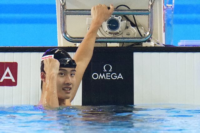 ‘금·은·동’ 모두 수집… 황선우, 세계선수권 자유형 200m 금메달