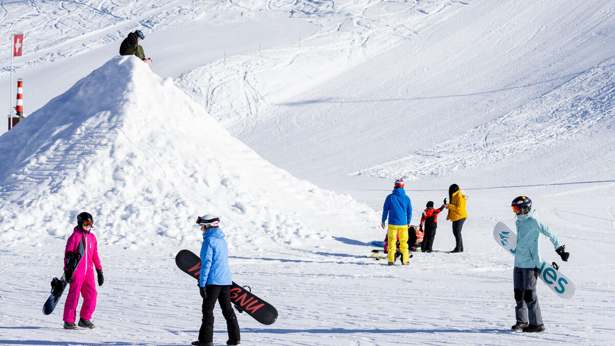 un hôtel-restaurant de davos interdit aux juifs de louer du matériel de ski, une enquête ouverte