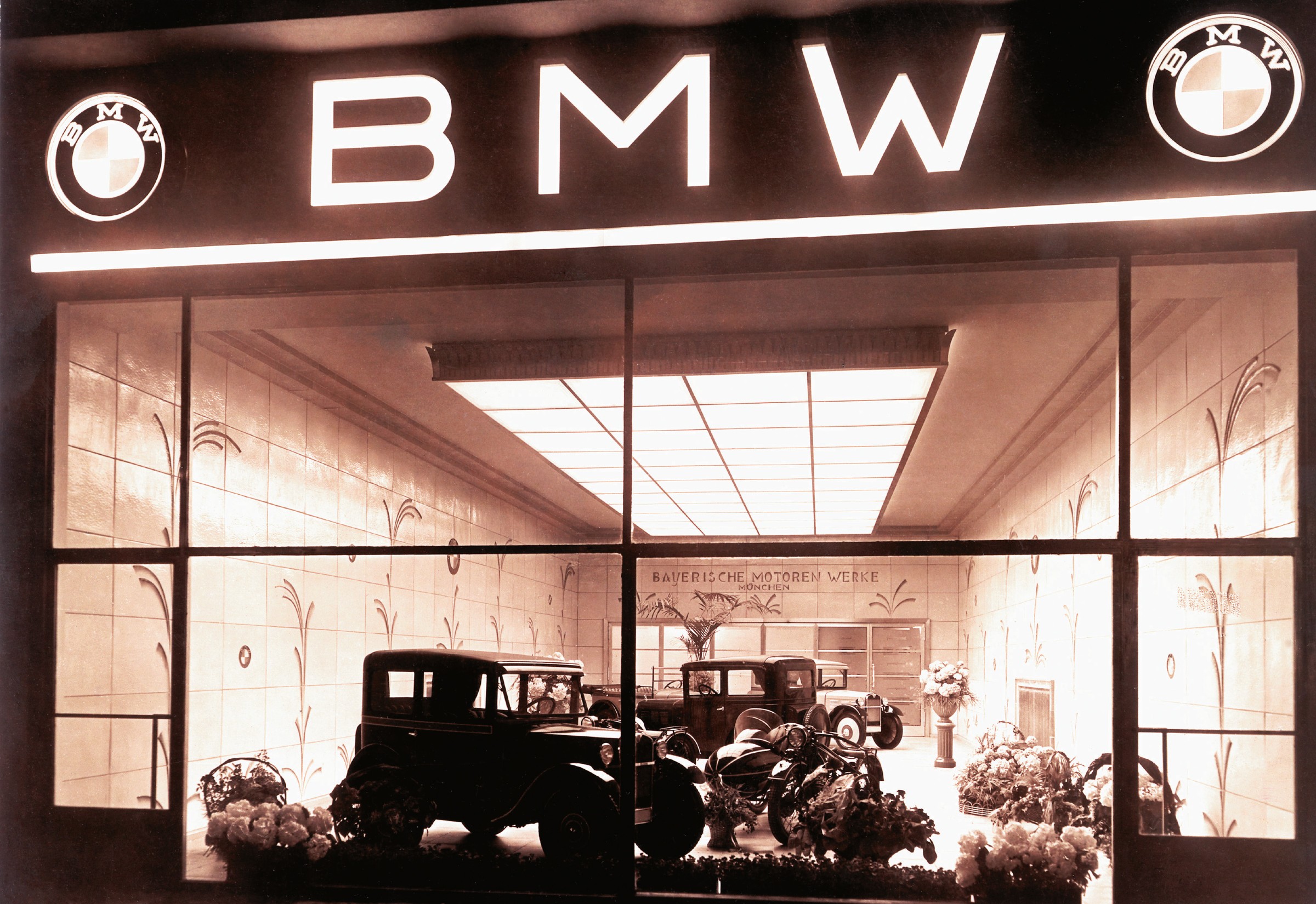 la historia de la marca bmw, siete momentos clave en su vida que pocos conocen