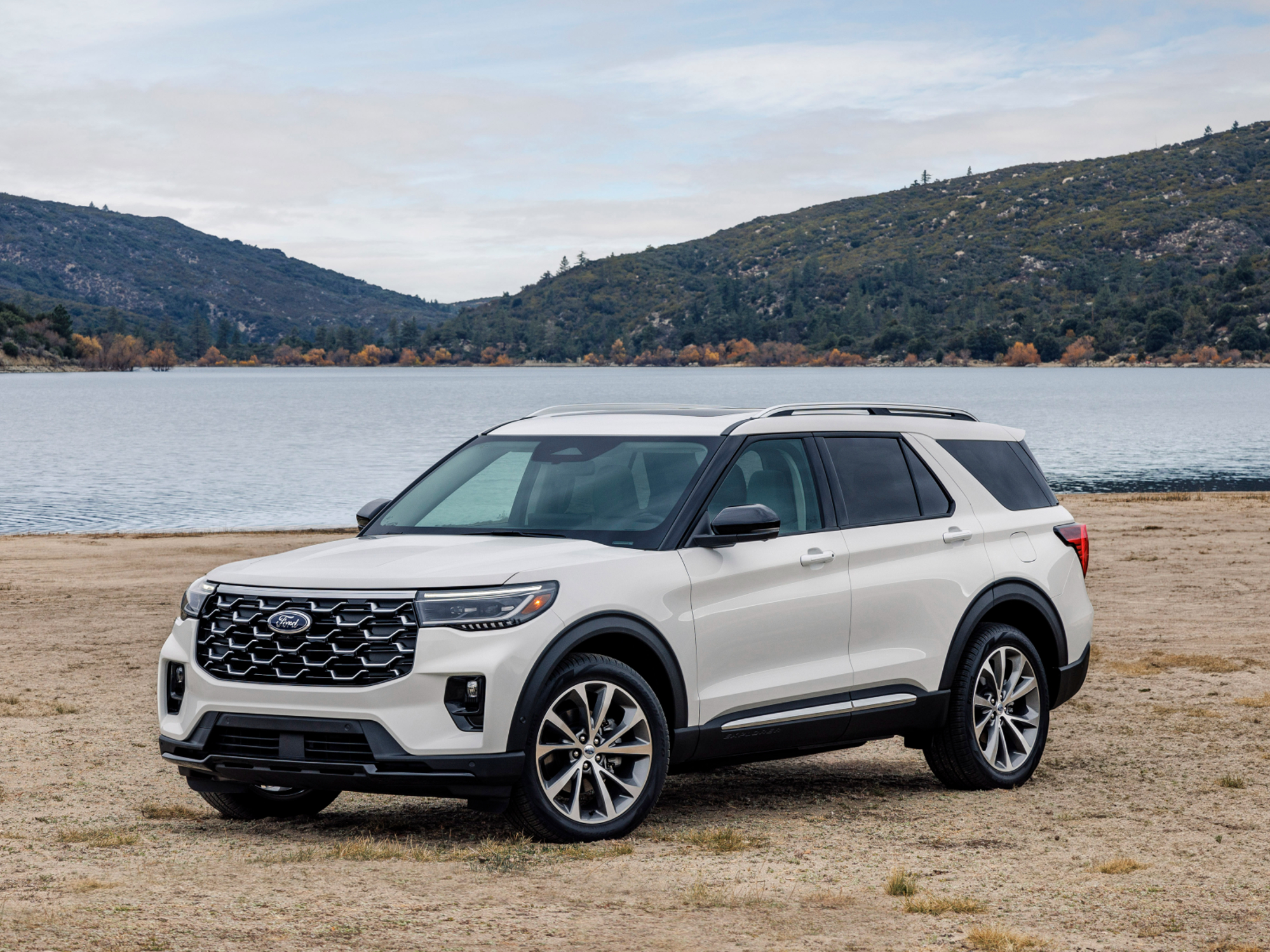 2025 Ford Explorer SUV Offers Redesigned Interior, Hands-free Highway ...