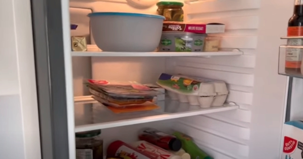 därför bör ditt kylskåp alltid placeras 10 centimeter från väggen