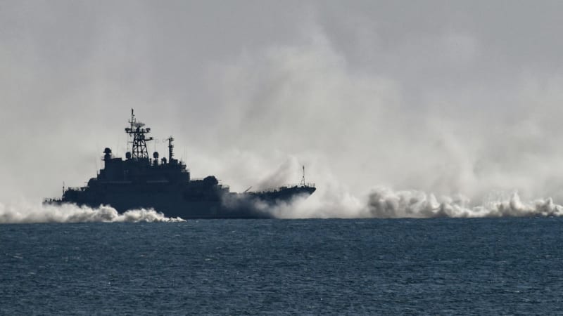 zničující akce ukrajinců. z ruské lodi je caesar salát, pochlubili se záběry z mise