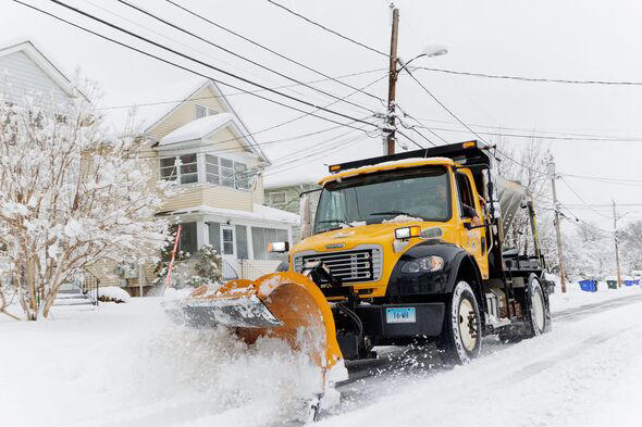 Winter storm latest: One dead and thousands more trapped with even more ...